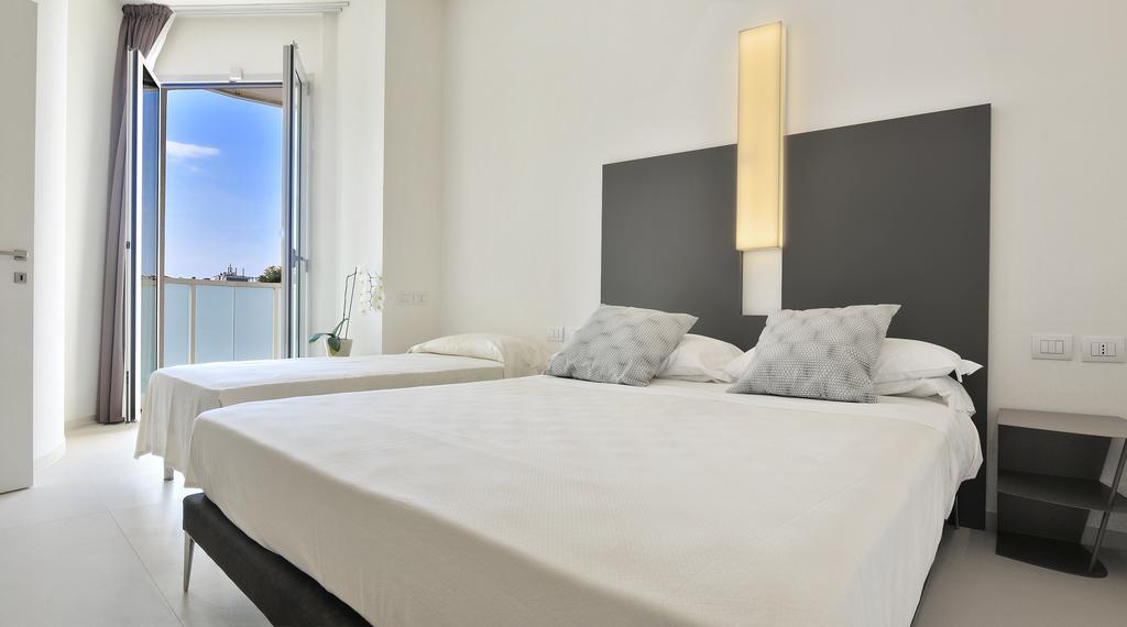 Hotel Cristallo Senigallia Zimmer foto