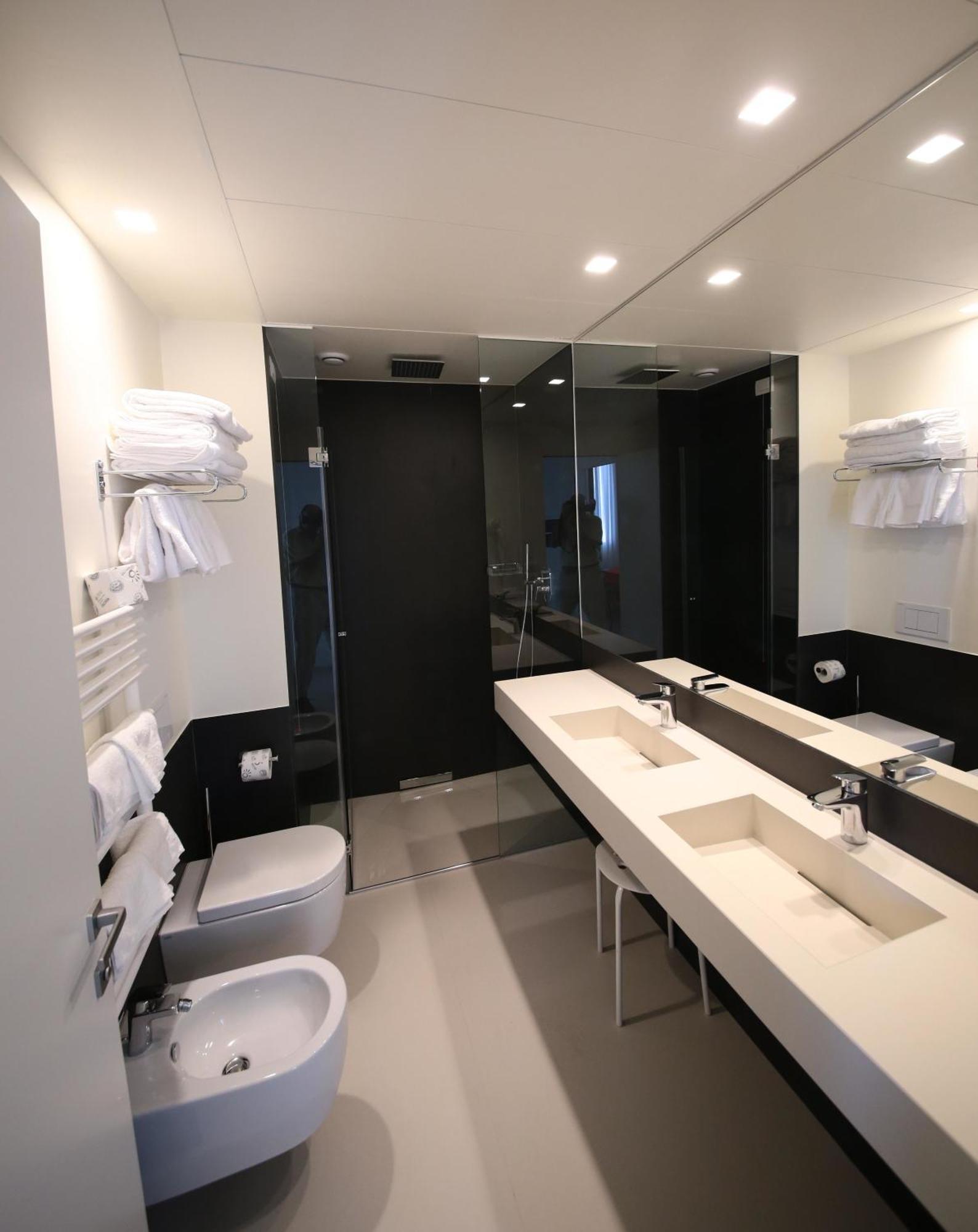 Hotel Cristallo Senigallia Zimmer foto